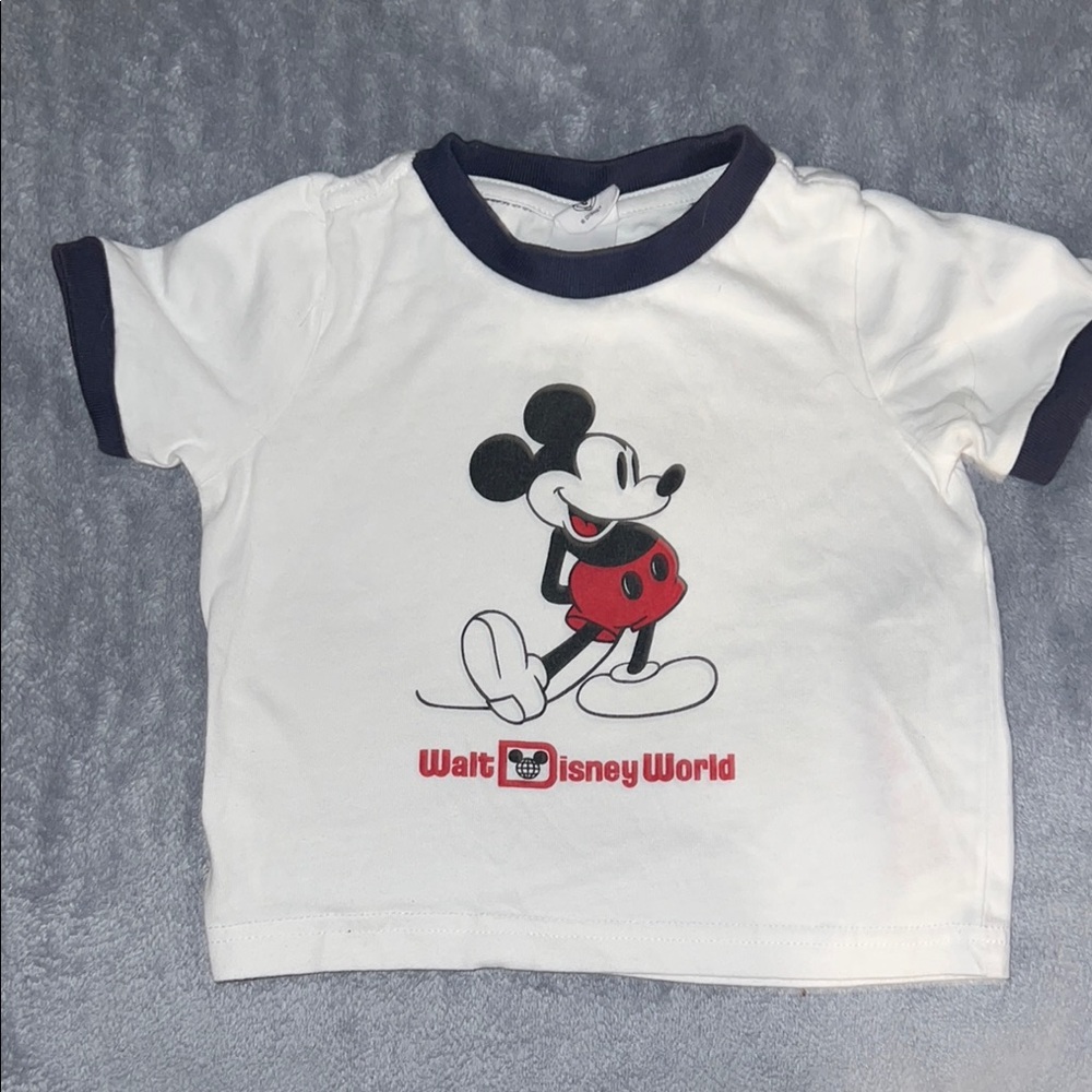 Brand New Disney World Mickey Mouse Shirt ❤️💛